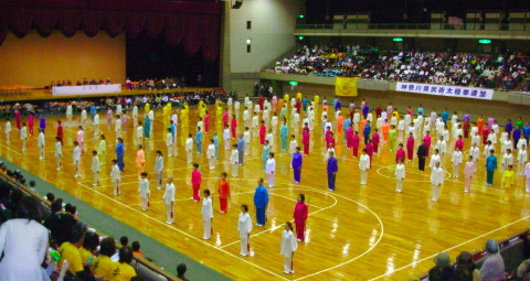 緊張した起勢の始まり